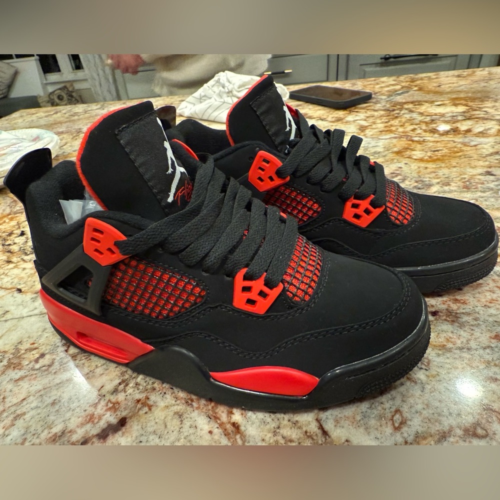 NEW Jordan 4s Red Thunder (reps) sz M6.5